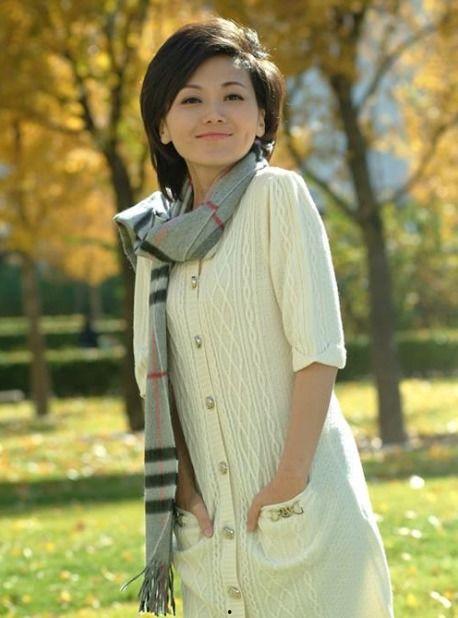 女主播端庄大气